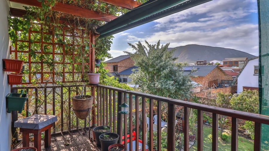 6 Bedroom Property for Sale in Franskraal Western Cape